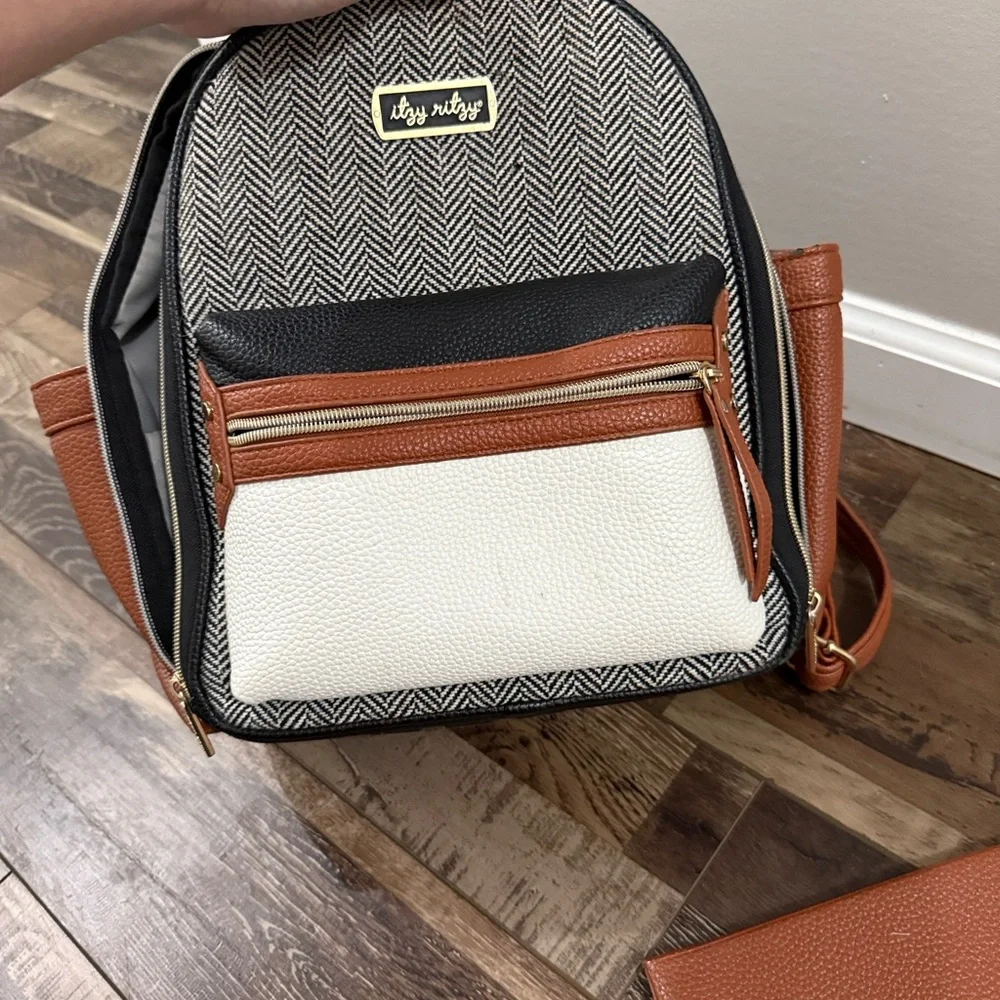 Itzy Ritzy Black, White & Brown Herringbone Diaper Backpack - Picture 7 of 7